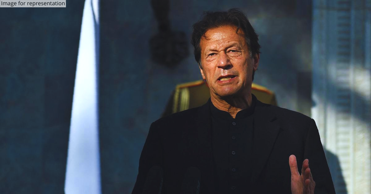 Imran Khan says he won't 'resign under any circumstances' ahead of no-confidence motion
